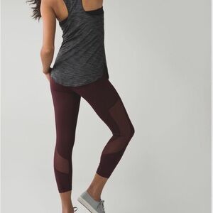 Lululemon Seek The Heat Crop - Size 2 - Bordeaux Drama